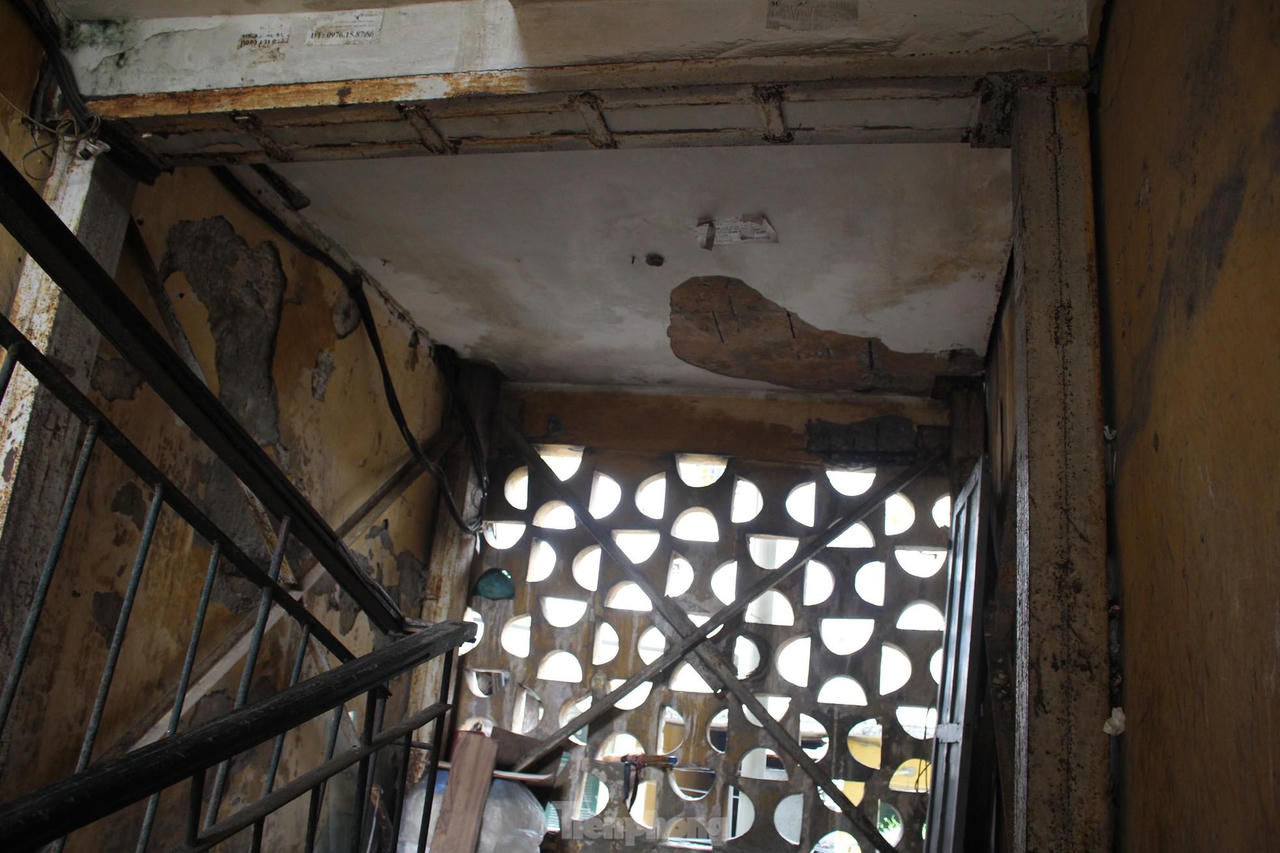 Cận cảnh 4 khu chung cư nguy hiểm cấp D ở Hà Nội sắp được cải tạo ảnh 14