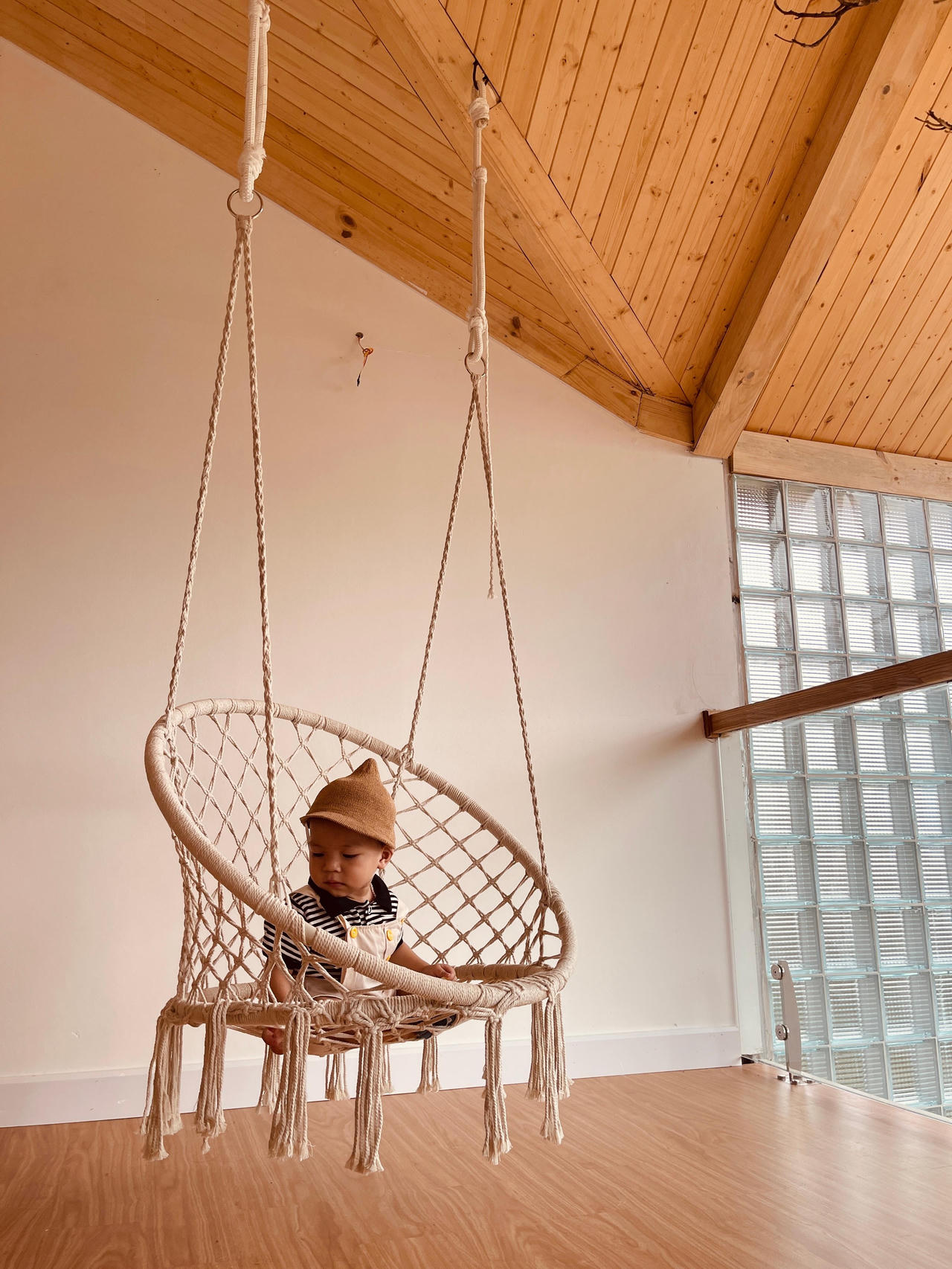 Cô gái rời Thủ đô, về Cao Bằng dựng ngôi nhà gỗ cheo leo bên sườn núi đẹp mê hồn