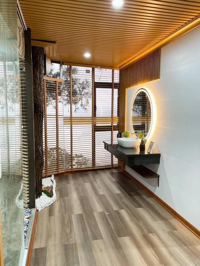 Chán ở mặt đất, gia chủ tự làm nhà trên cây đẹp mơ màng