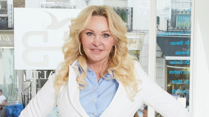 Phụ nữ thông minh đánh phấn không đánh ghen