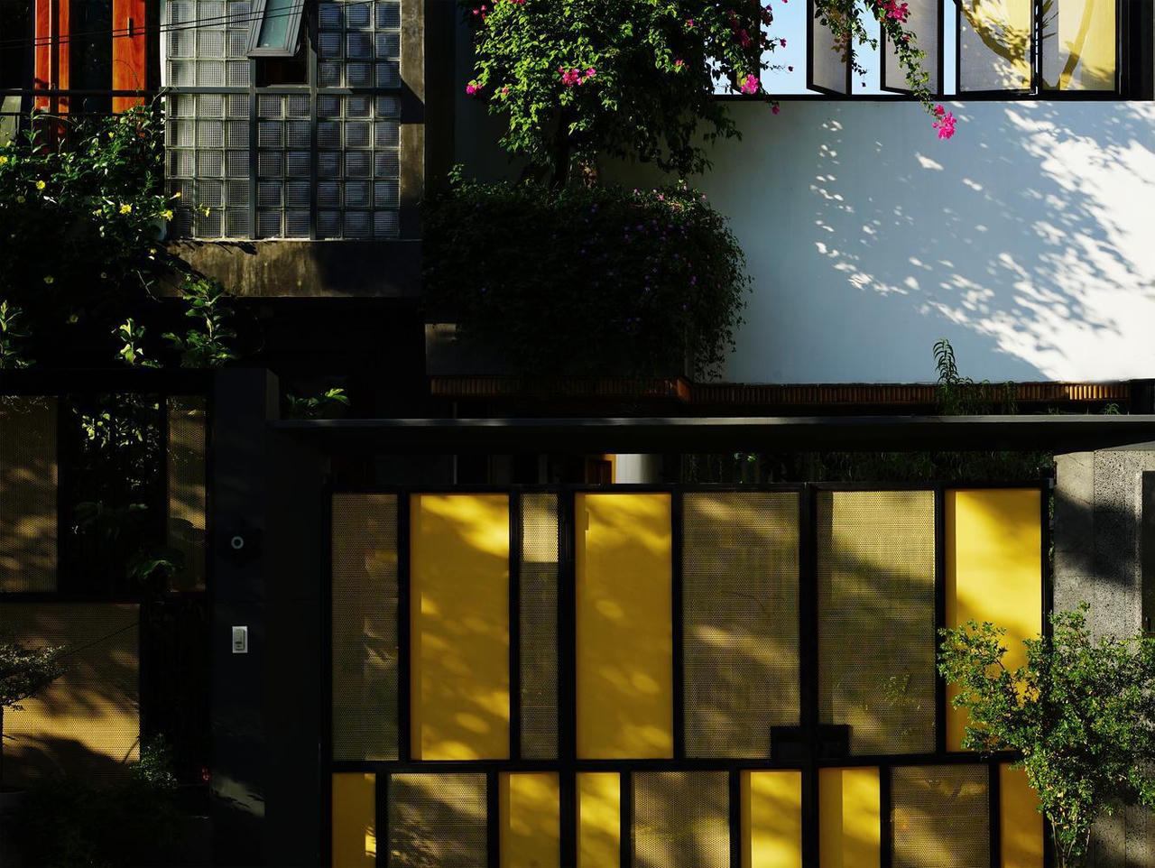 Ngôi nhà làm mặt tiền 'mỏng như lá lúa' ảnh 5