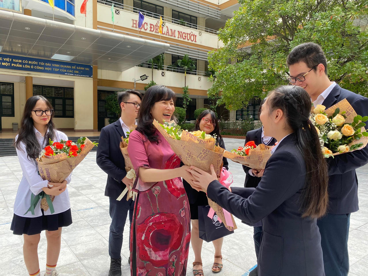 Nữ sinh trường Nguyễn Tất Thành đạt ngôi quán quân cuộc thi Vô địch thiết kế đồ họa thế giới tại Việt Nam