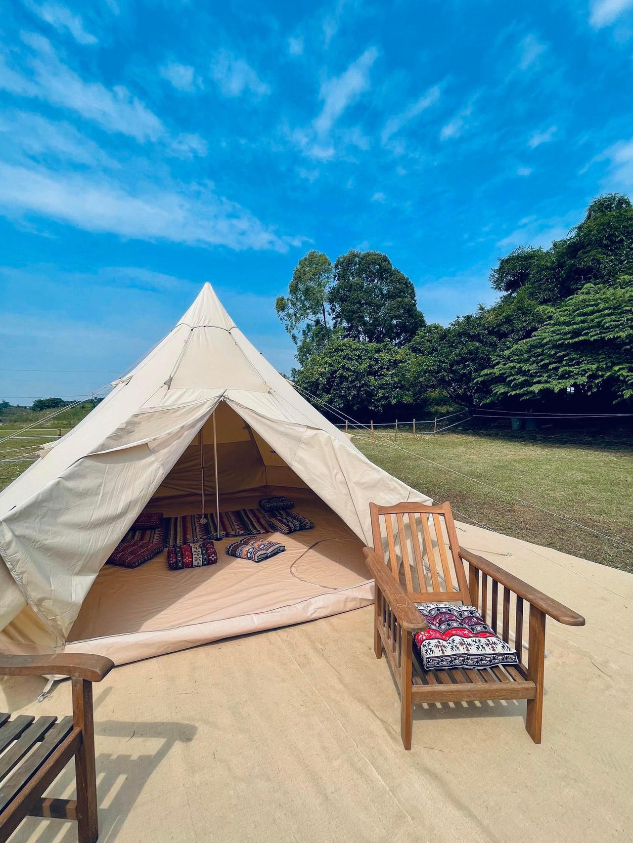 Sixdoong café & camping - check in Hà Nội nghe gió reo trên ngọn thông, ngắm hoàng hôn trên sông Hồng