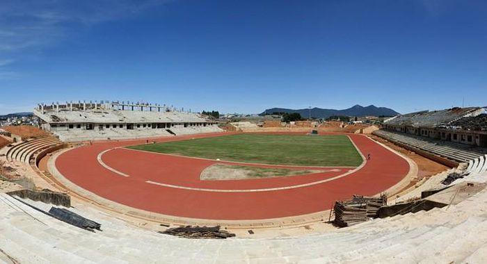 Cận cảnh sân vận động Đà Lạt xây gần 8 năm chưa xong