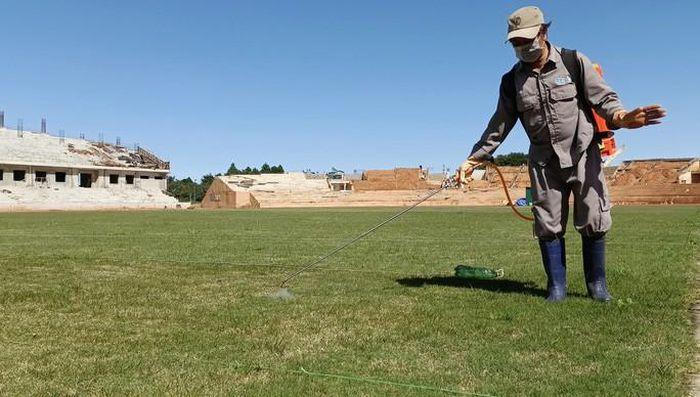 Cận cảnh sân vận động Đà Lạt xây gần 8 năm chưa xong