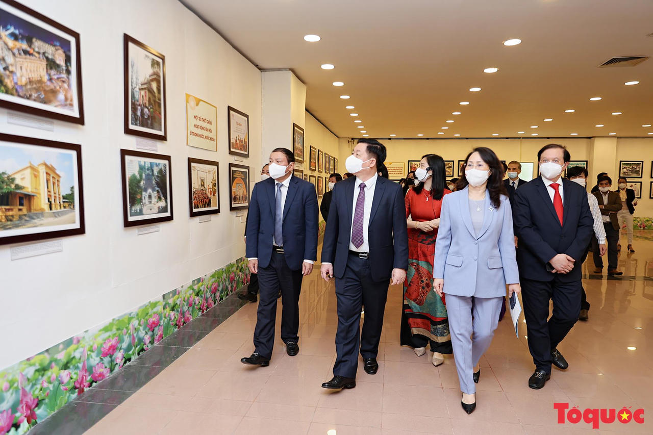 Văn hóa soi đường cho quốc dân đi