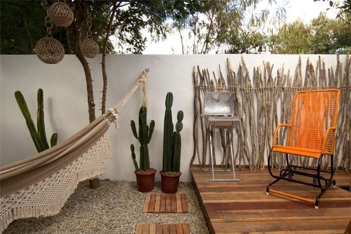 Mẫu nhà cấp 4 mang đậm phong cách thập niên 1990 nhưng vẫn không thiếu góc sống ảo xanh mướt hiện đại