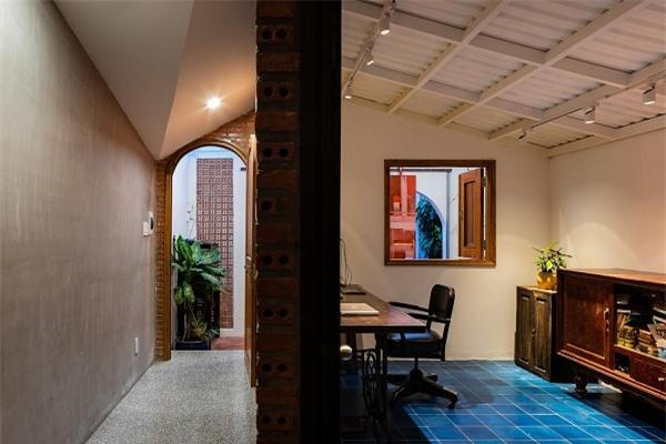 Mẫu nhà cấp 4 mang đậm phong cách thập niên 1990 nhưng vẫn không thiếu góc sống ảo xanh mướt hiện đại