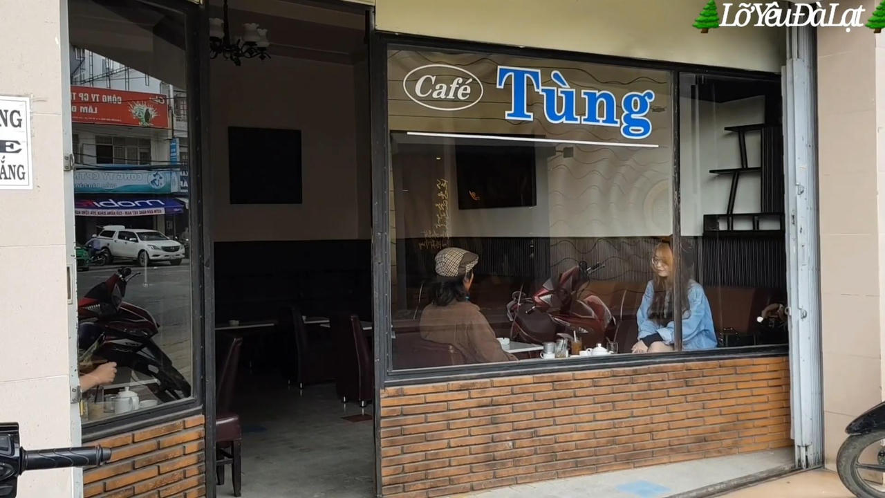 Bỏ phố về Đà Lạt dựng nhà gỗ ven rừng, YouTuber U60 làm kênh du lịch ngàn người theo dõi