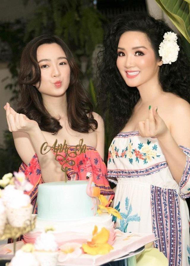 Tiểu thư Anh Sa của đế chế Tân Hoàng Minh: Bố là tài phiệt địa ốc, mẹ là hoa hậu, nhan sắc như nàng thơ điện ảnh nhưng siêu kín tiếng