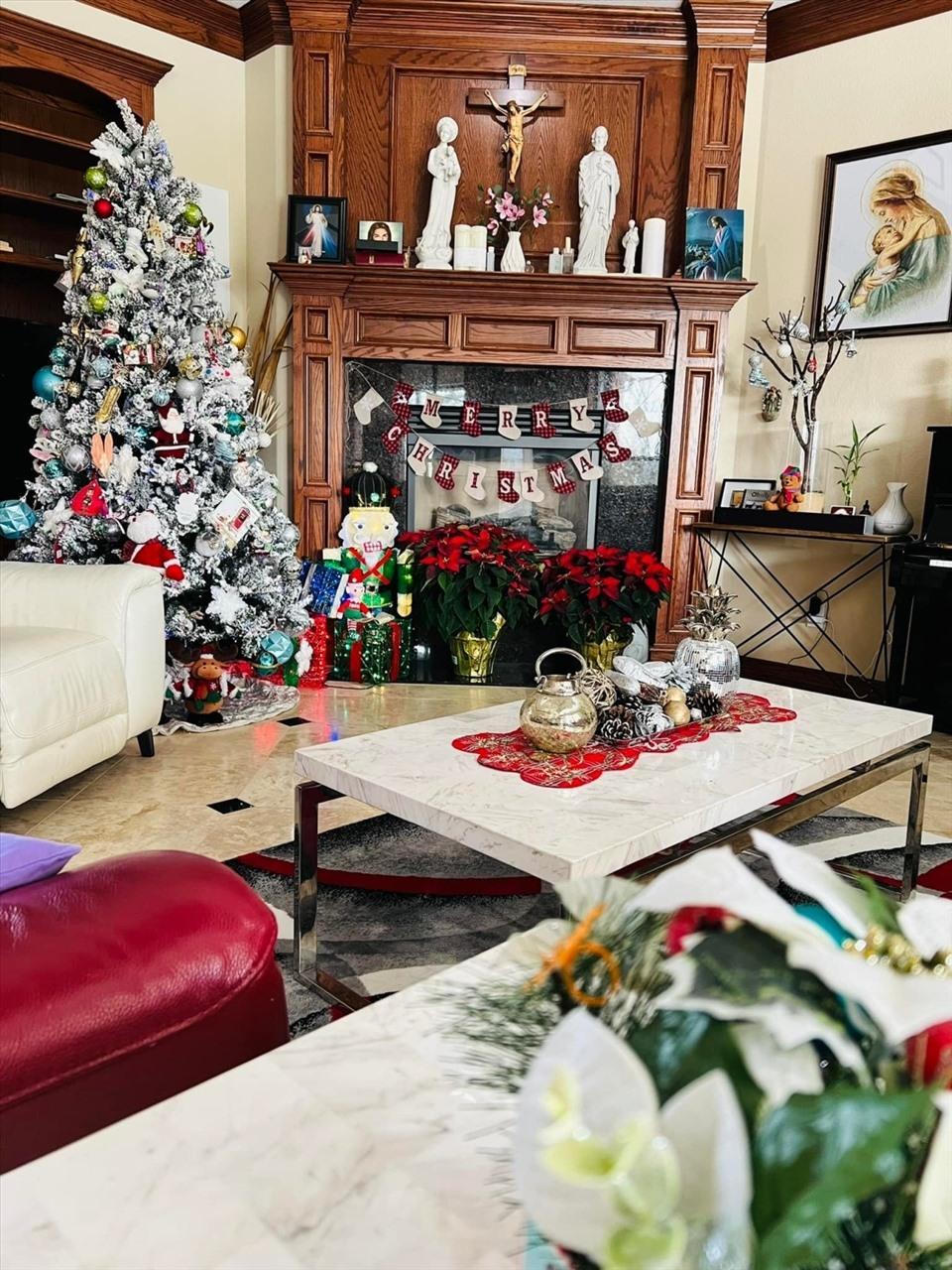 Ngắm căn biệt thự "vườn cổ tích" của ca sĩ Hồng Ngọc ở Mỹ