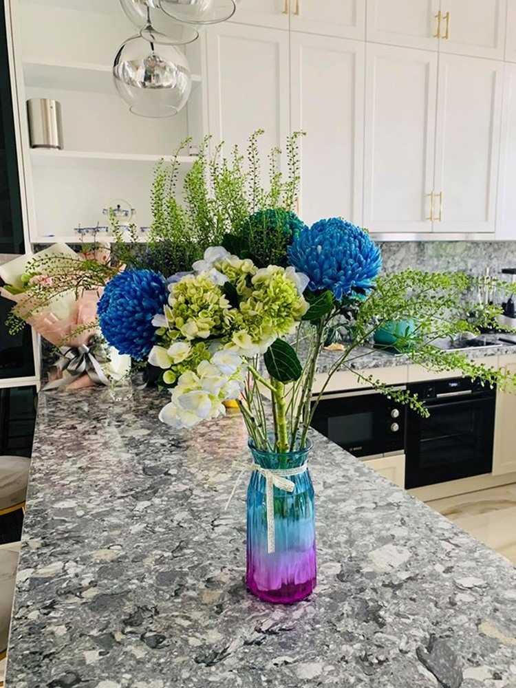 Vân Hugo lộ bản vẽ siêu tòa nhà sắp xây mang tên mình, nhìn mà choáng