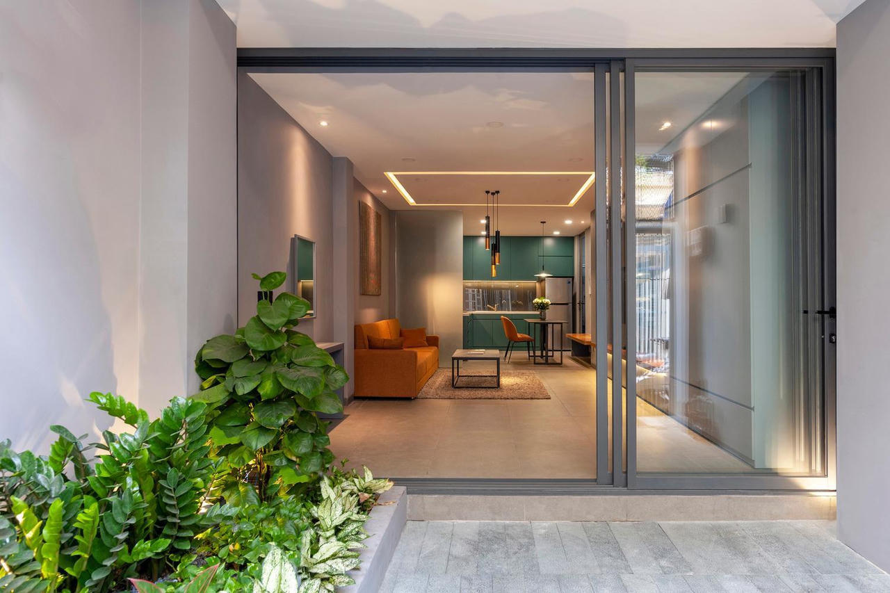 Cách biến nhà phố cũ nát thành nhà lồng hiện đại được 'vạn người mê'