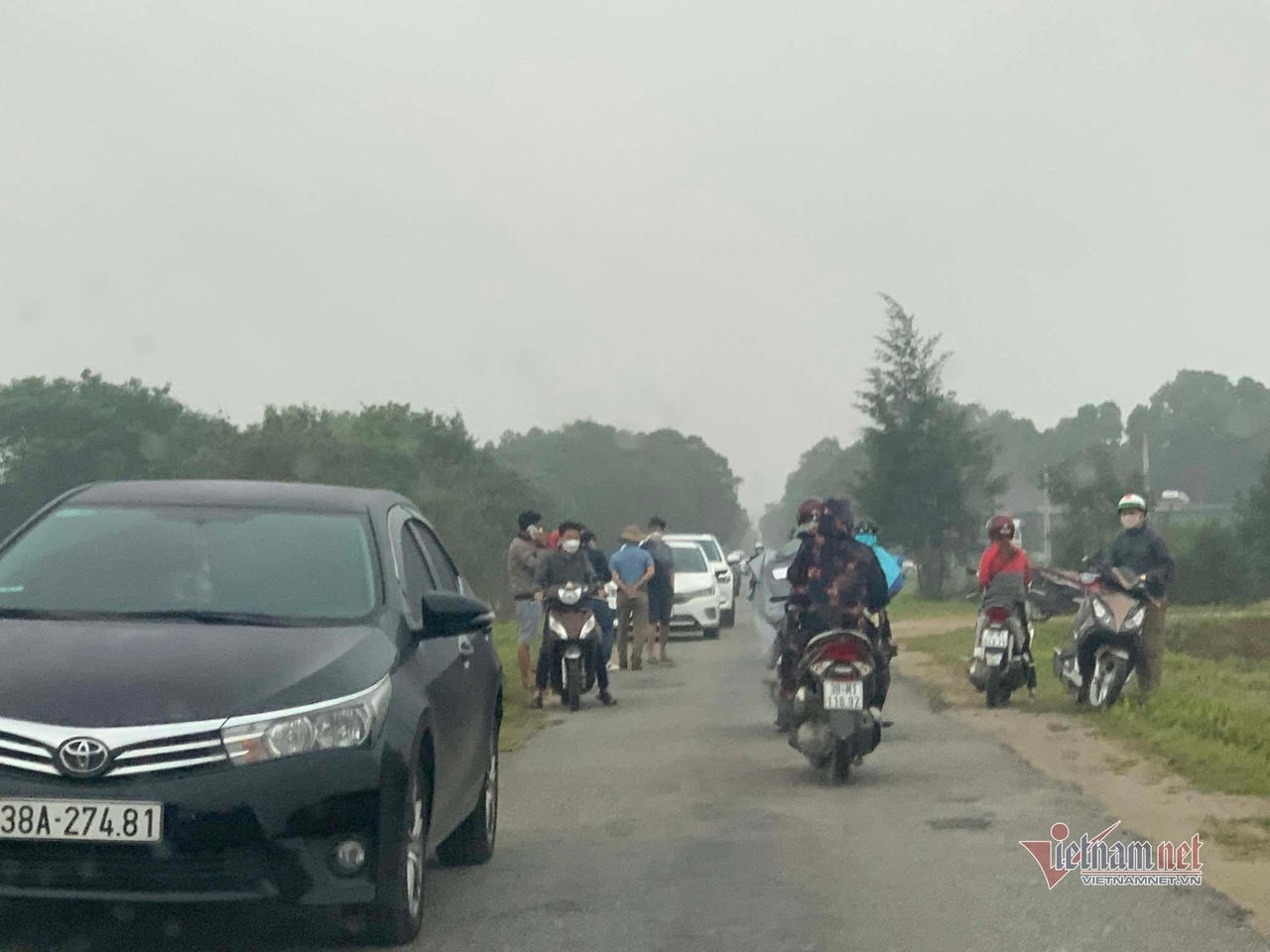 Cò vây, lùng đất xuyên ngày đêm, dân đóng cửa vì mệt mỏi