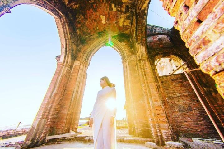 Có một nhà thờ ở Nam Định dù bị bỏ hoang, đổ nát vẫn hút nhiều người đến ngắm