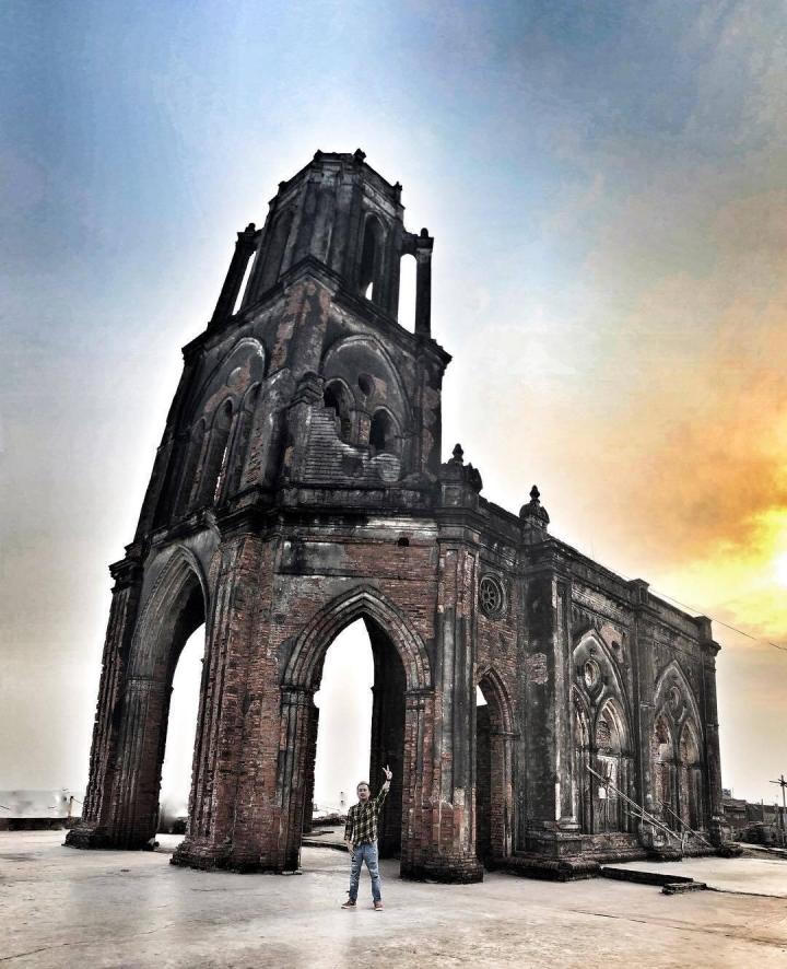 Có một nhà thờ ở Nam Định dù bị bỏ hoang, đổ nát vẫn hút nhiều người đến ngắm