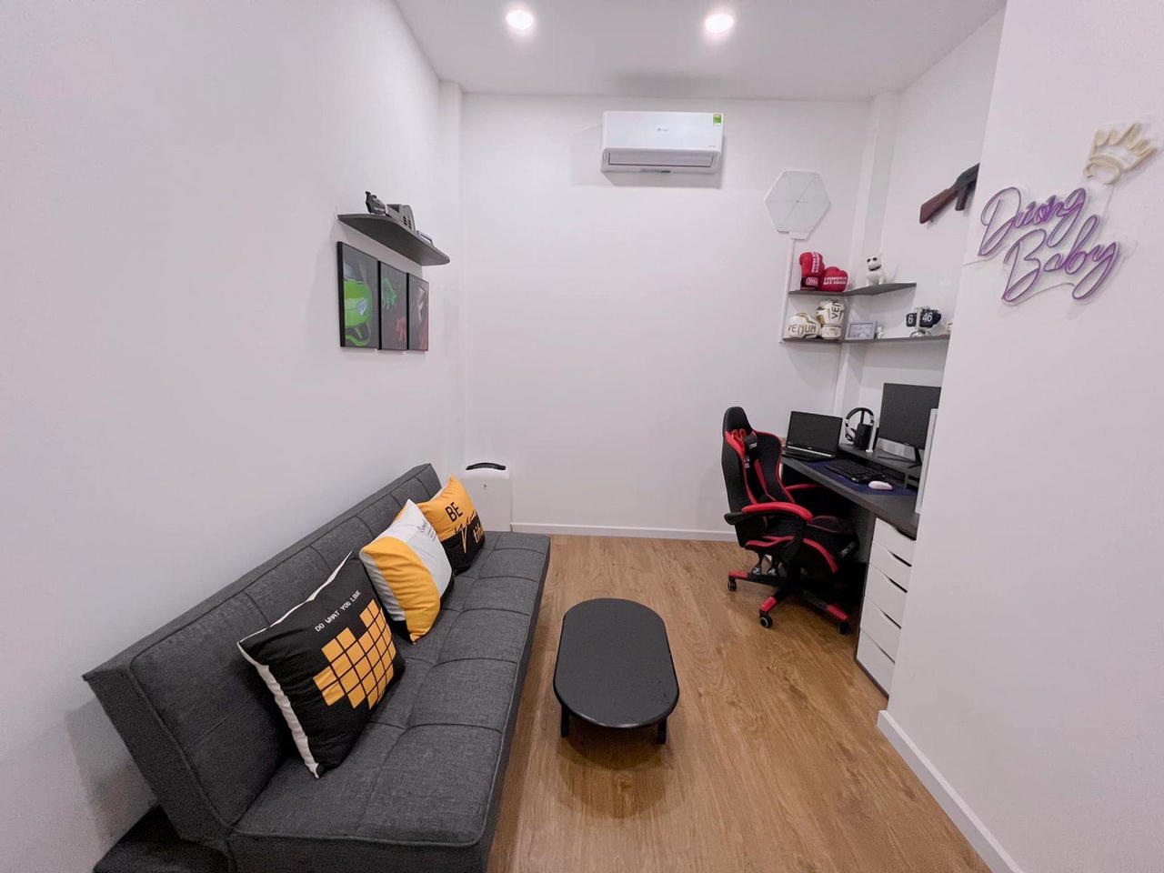 Ấn tượng với ngôi nhà được thiết kế tối giản theo phong cách hiện đại