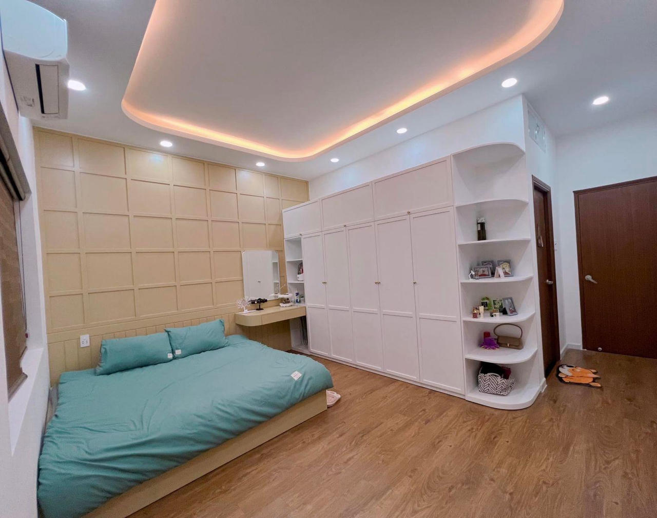 Ấn tượng với ngôi nhà được thiết kế tối giản theo phong cách hiện đại