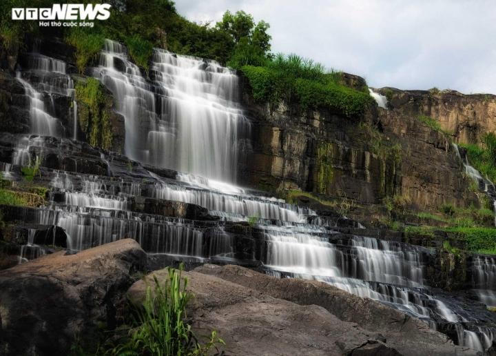Ngỡ ngàng trước vẻ đẹp kỳ vĩ của 'Nam thiên đệ nhất thác' ở Đà Lạt