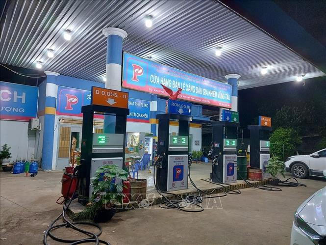 Bắt quả tang vụ sản xuất xăng giả quy mô lớn