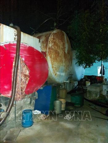 Bắt quả tang vụ sản xuất xăng giả quy mô lớn