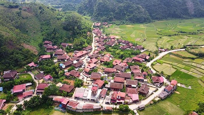 Hồ Nong Dùng - Hạ Long thu nhỏ giữa đại ngàn Xứ Lạng