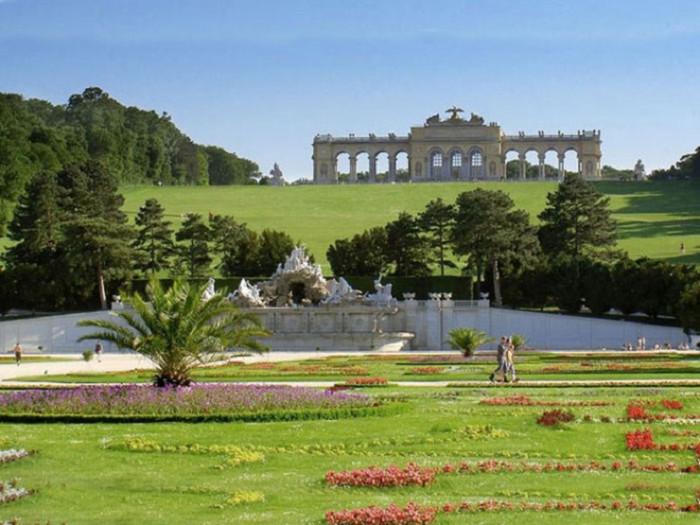 Trầm trồ trước những cung điện hoàng gia tuyệt vời nhất trên thế giới