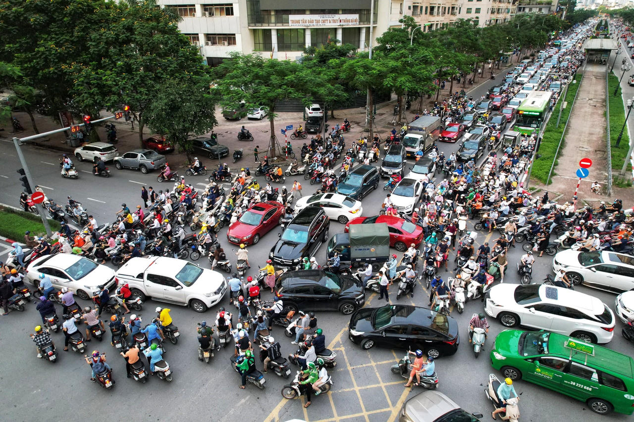 chung cu duong Le Van Luong anh 6