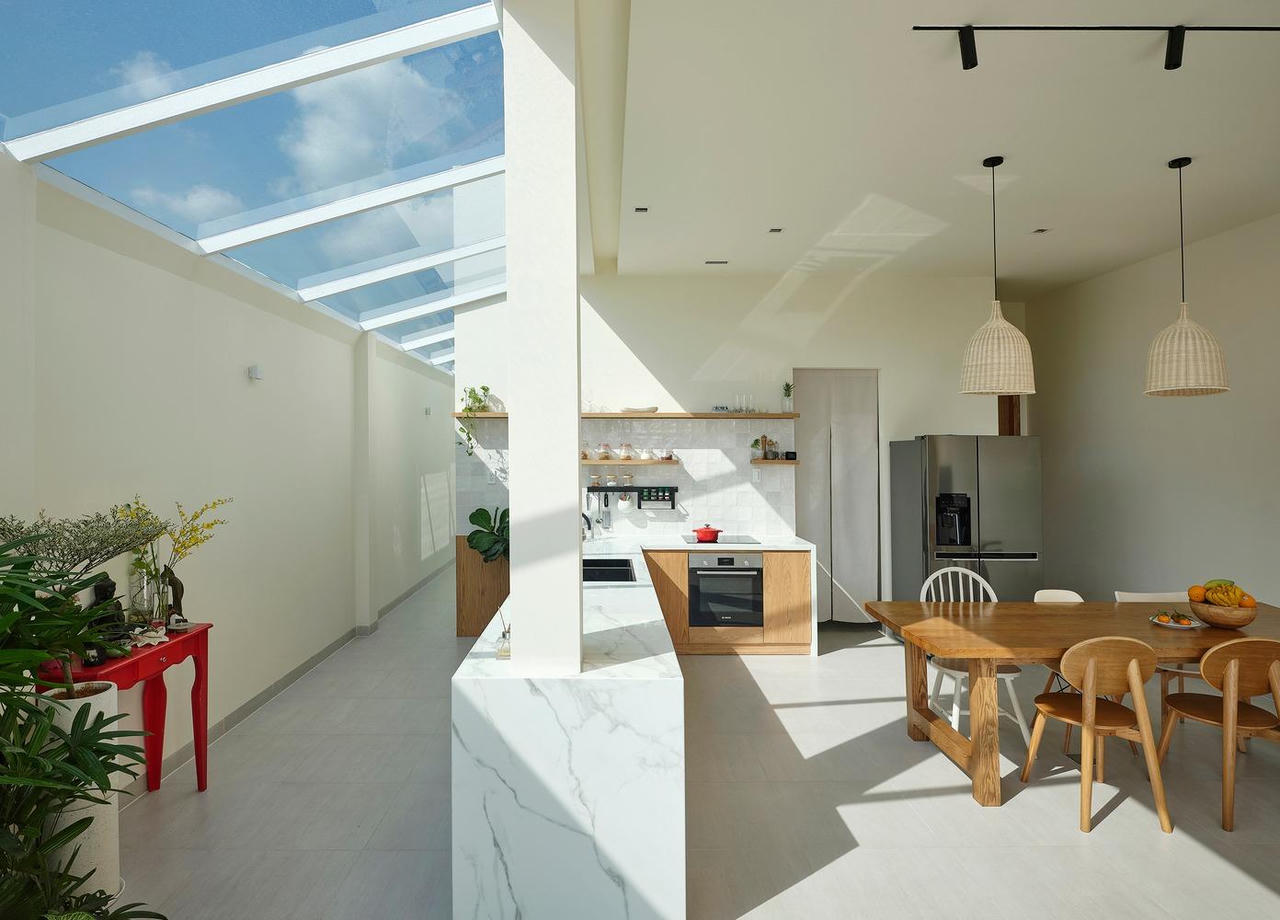 Mê mẩn kiến trúc độc đáo của ngôi nhà như một khu nghỉ dưỡng thu nhỏ