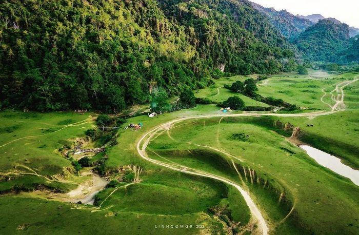 Những 'miền thảo nguyên xanh' ở Việt Nam khiến du khách lưu luyến từ cái nhìn đầu tiên