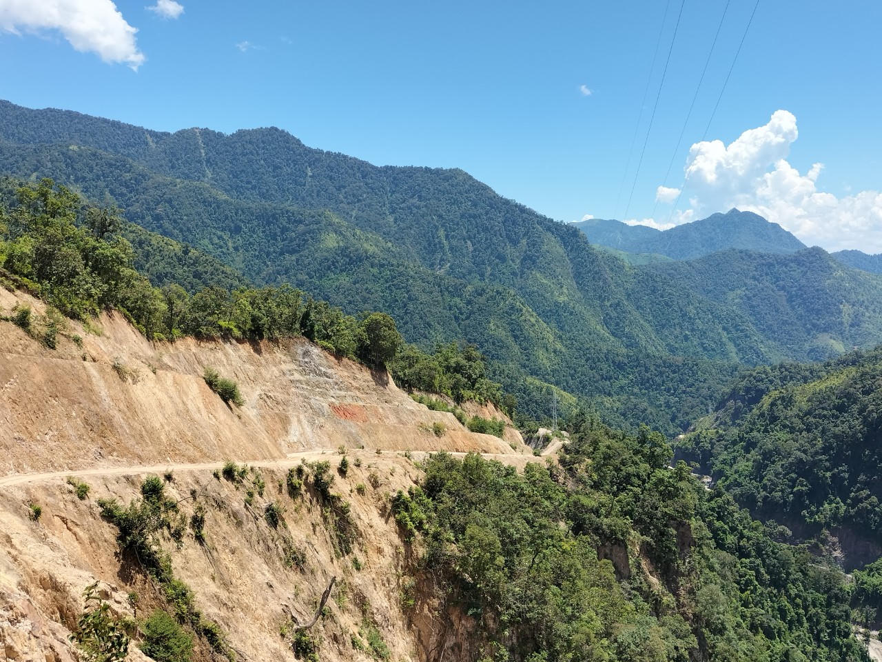 Bài 2: Dấu hiệu xâm hại rừng của thủy điện Phìn Hồ 2: Hàng loạt sai phạm, chỉ bị phạt… 15 triệu đồng