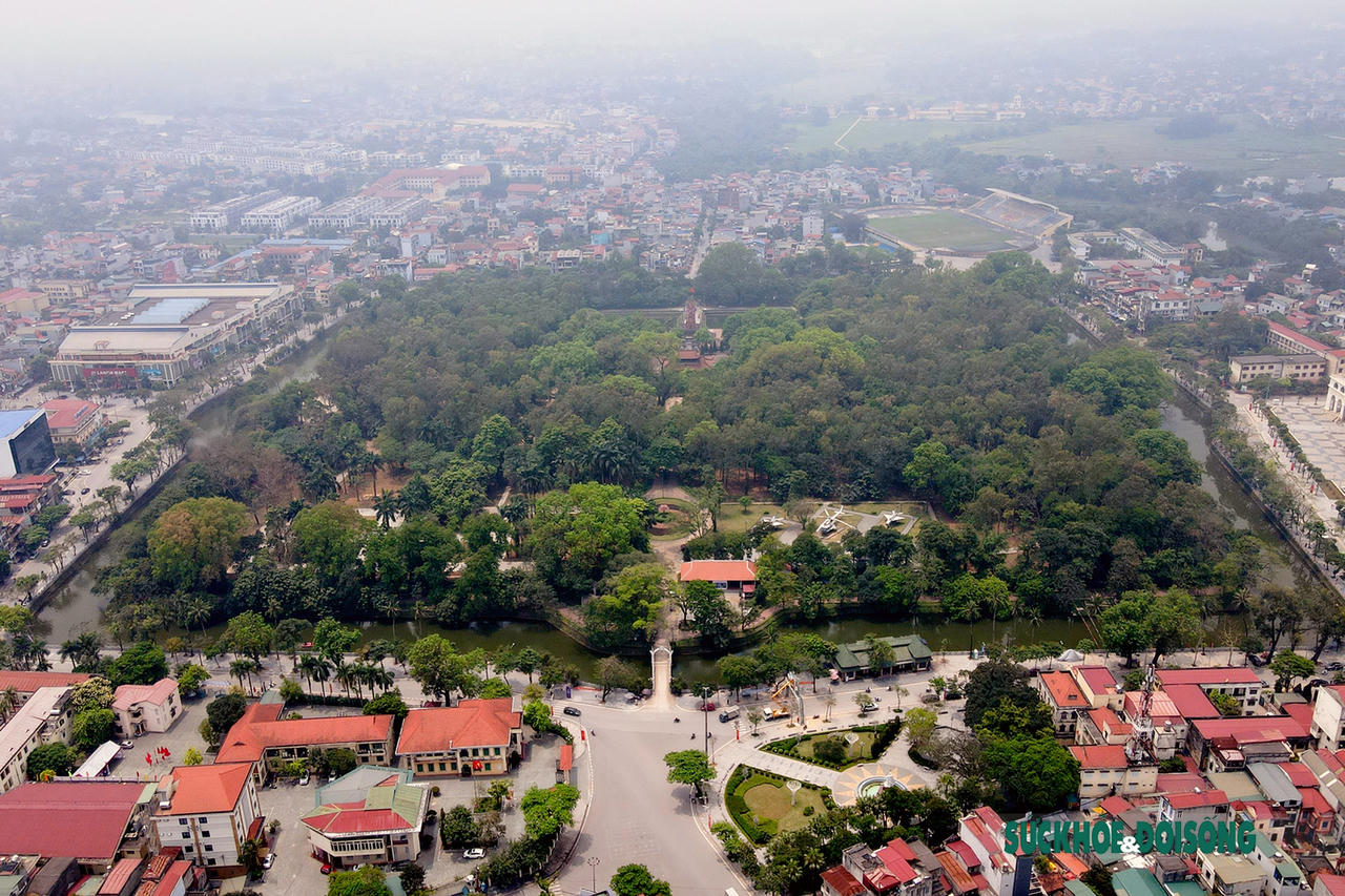 Vẻ đẹp cổ kính của tòa thành đá ong duy nhất ở Việt Nam