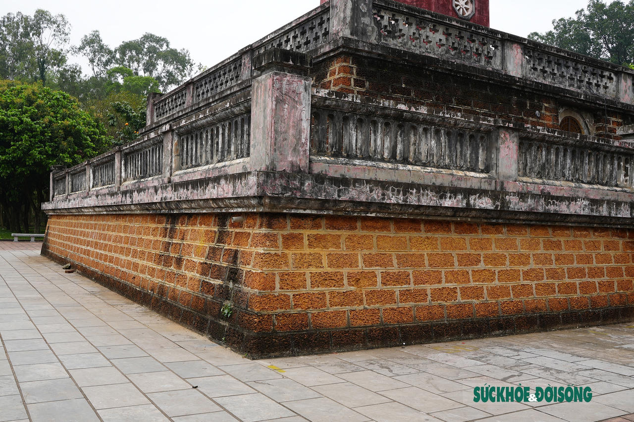 Vẻ đẹp cổ kính của tòa thành đá ong duy nhất ở Việt Nam