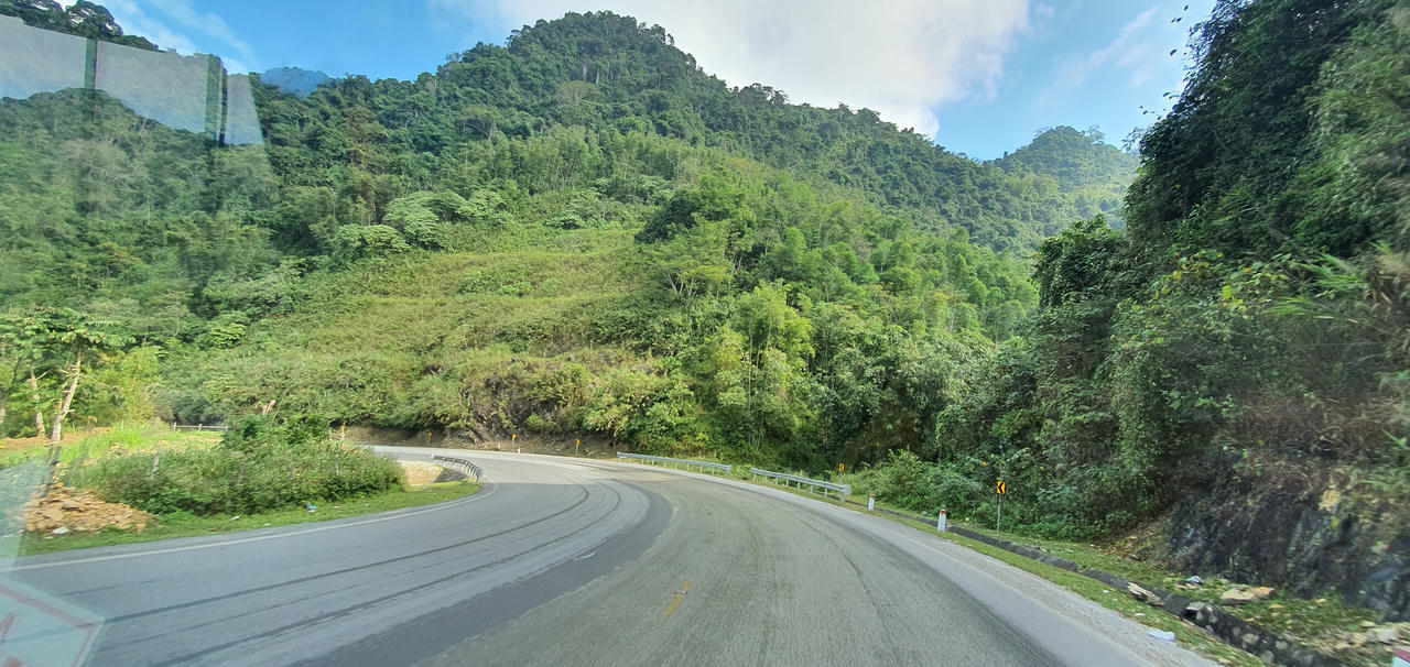 Trên cung đường đẹp như lụa ngọc trai đến Mộc Châu 