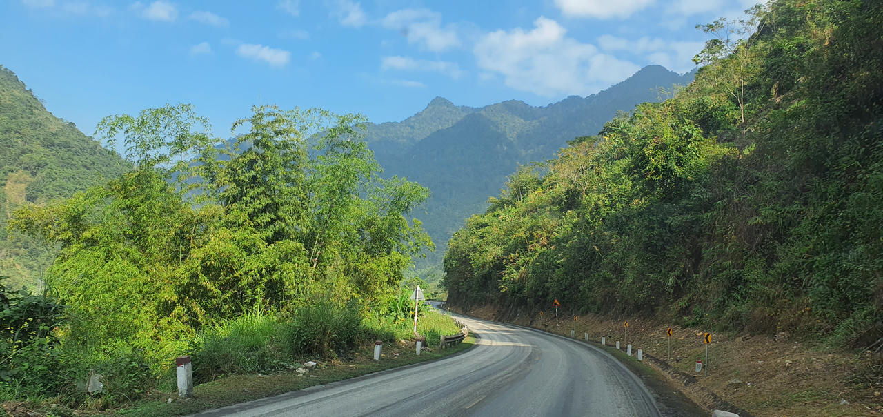 Trên cung đường đẹp như lụa ngọc trai đến Mộc Châu 
