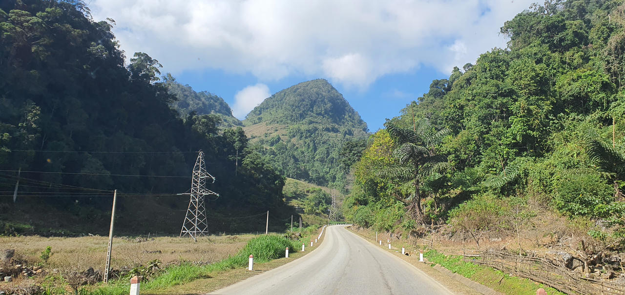 Trên cung đường đẹp như lụa ngọc trai đến Mộc Châu 