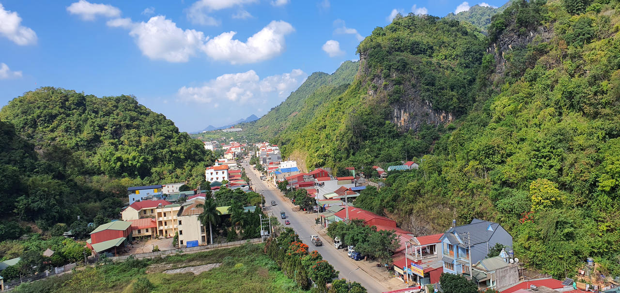 Trên cung đường đẹp như lụa ngọc trai đến Mộc Châu 