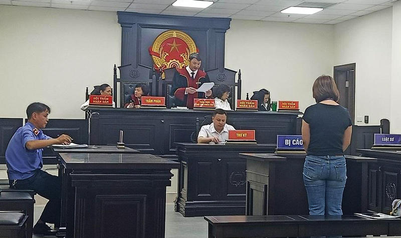 Vào tù vì lừa “chạy án”