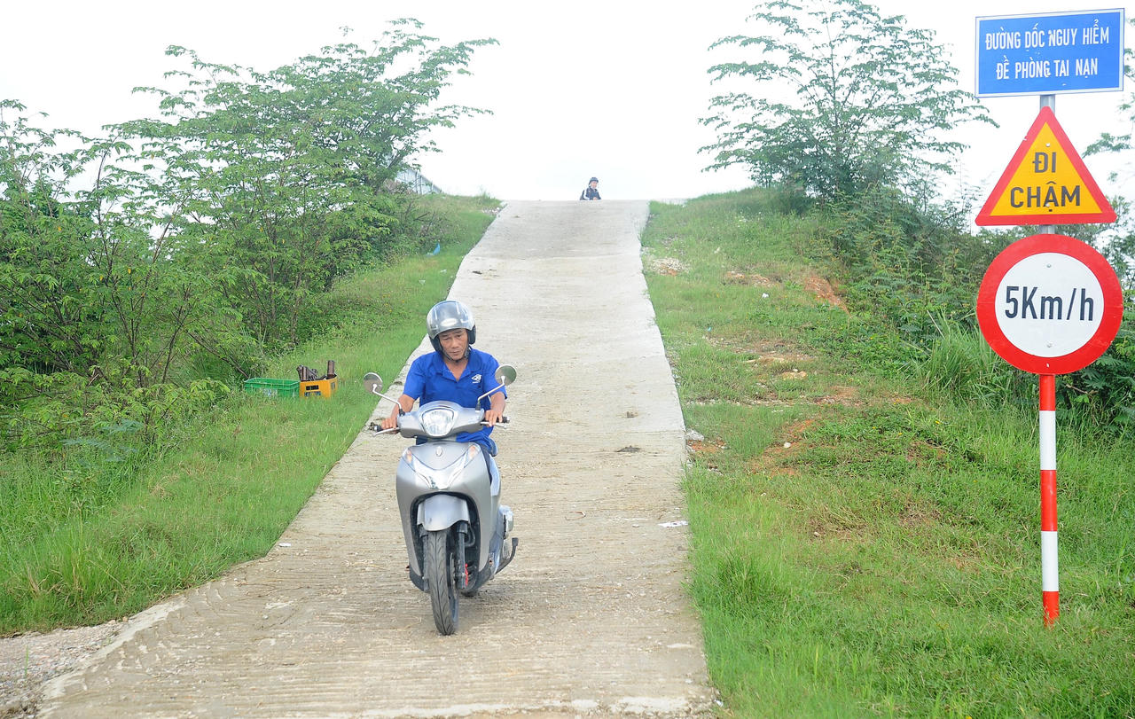 Cây cầu 51 tỷ đồng 2 năm nằm chờ đường dẫn