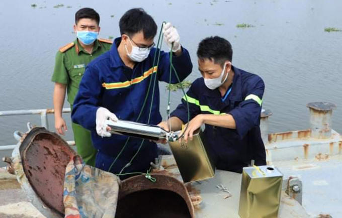 Đường dây buôn lậu 200 triệu lít xăng dầu: Hai đối tượng cầm đầu bị phạt 16 và 17 năm tù