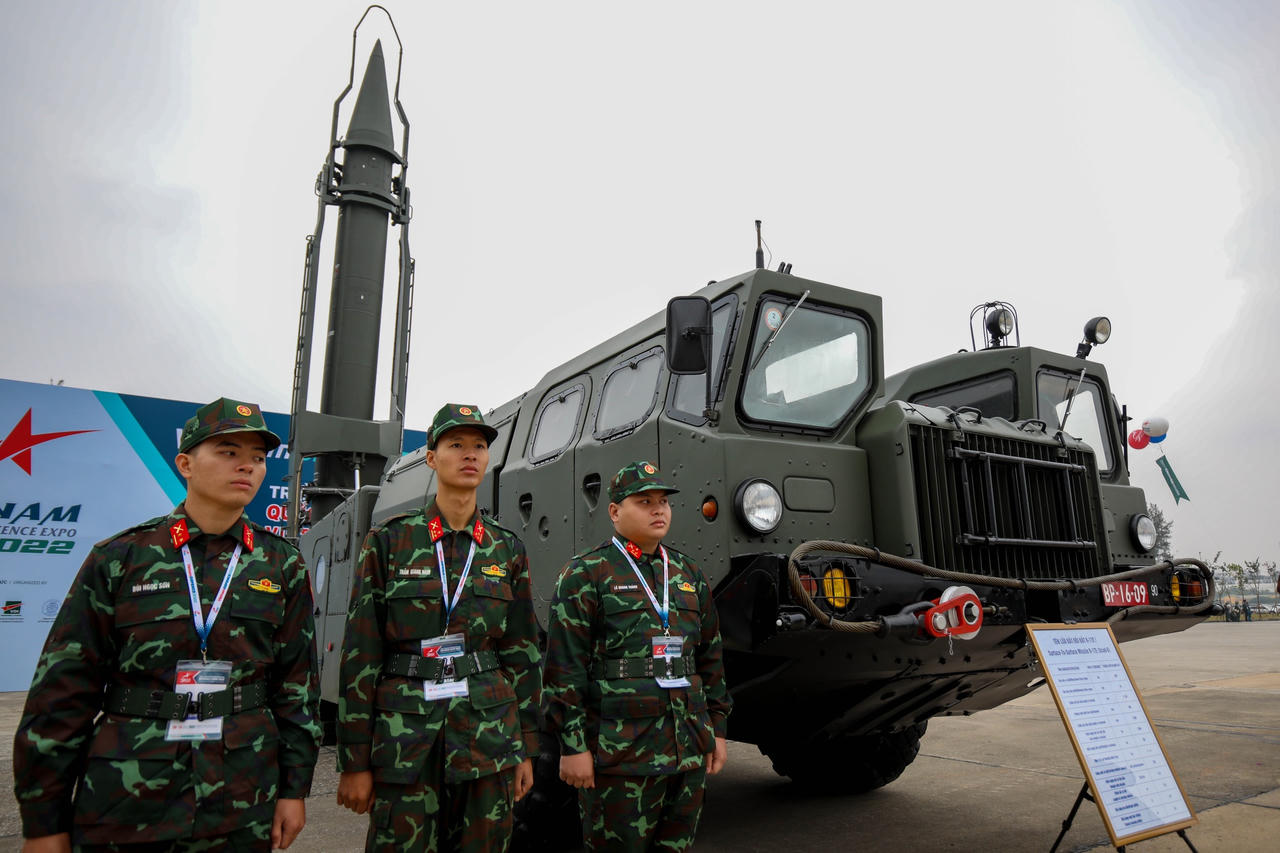 Triển lãm Quốc phòng quốc tế Việt Nam 2022: Đa dạng sản phẩm, mẫu mã khí tài ngoại hàng đầu thế giới