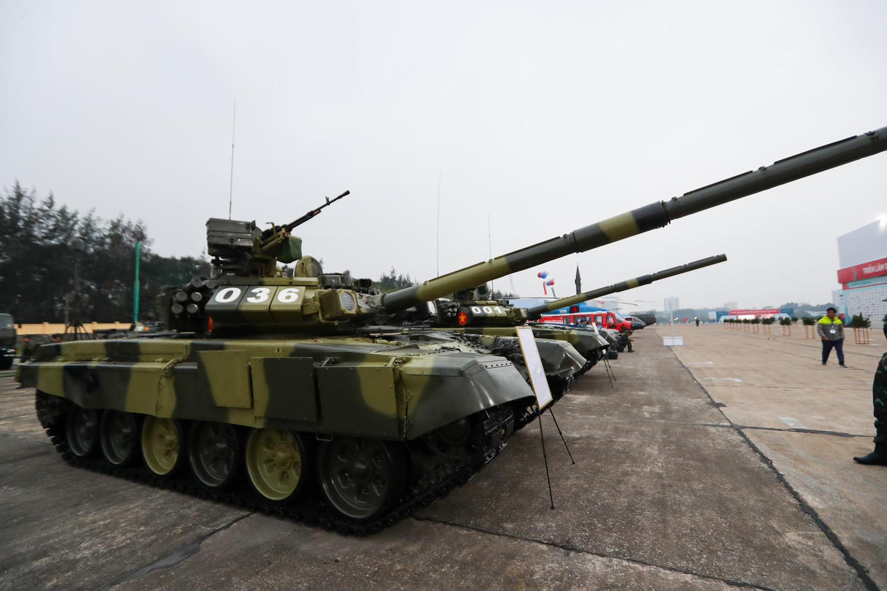 Triển lãm Quốc phòng quốc tế Việt Nam 2022: Đa dạng sản phẩm, mẫu mã khí tài ngoại hàng đầu thế giới