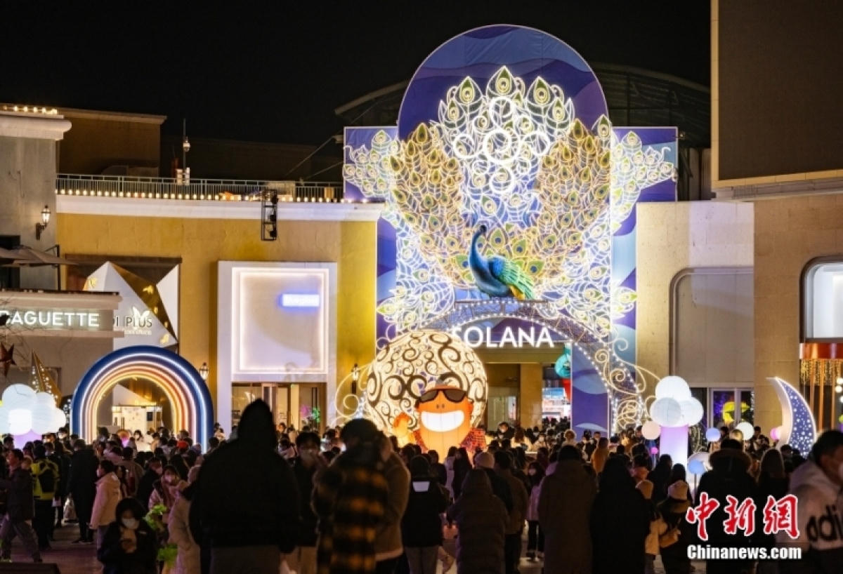 Người dân các nước làm gì trong ngày đầu tiên của năm mới 2023?