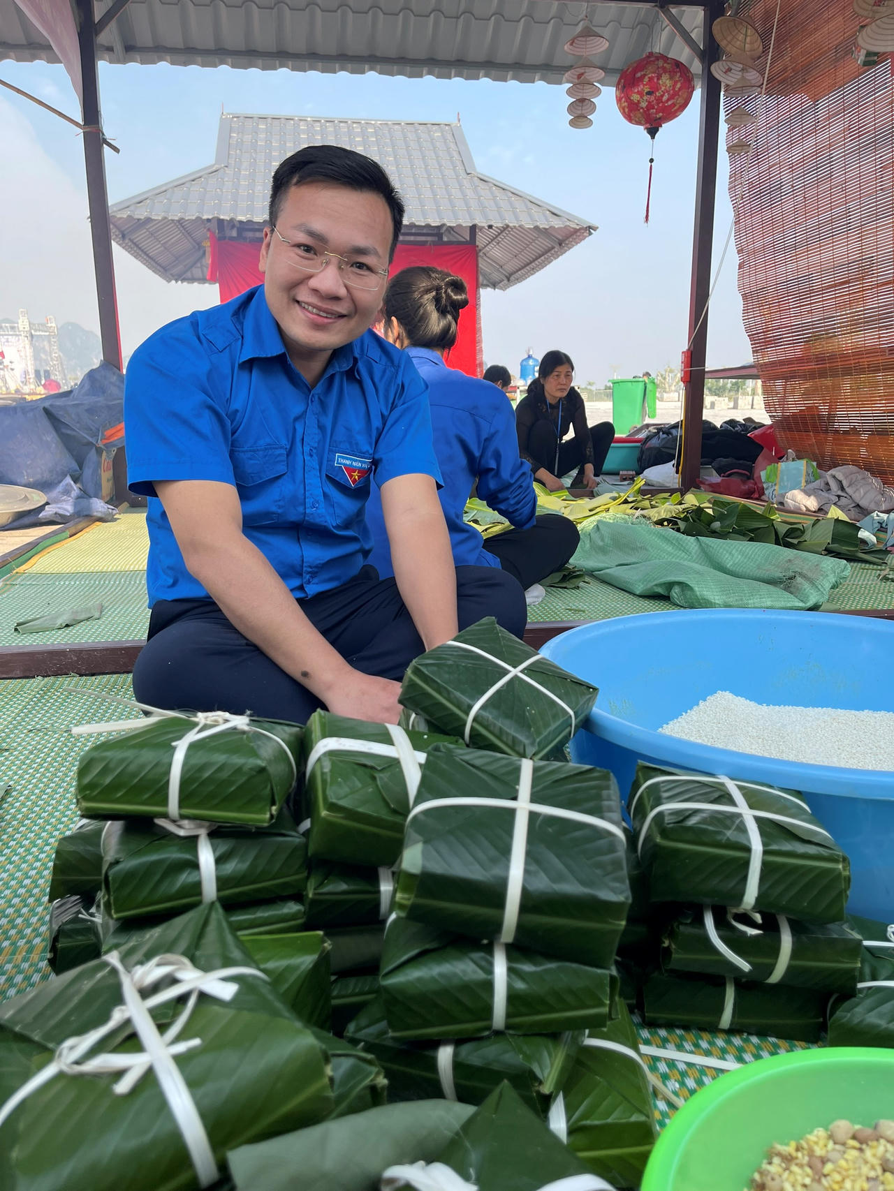 Chùa Tam Chúc rộn ràng gói bánh chưng mang Tết ấm đến với mọi nhà 2023