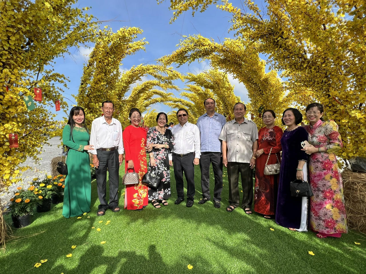 "Check in" cung đường mùa Xuân đẹp lung linh nhân dịp Tết Nguyên đán Quý Mão 2023