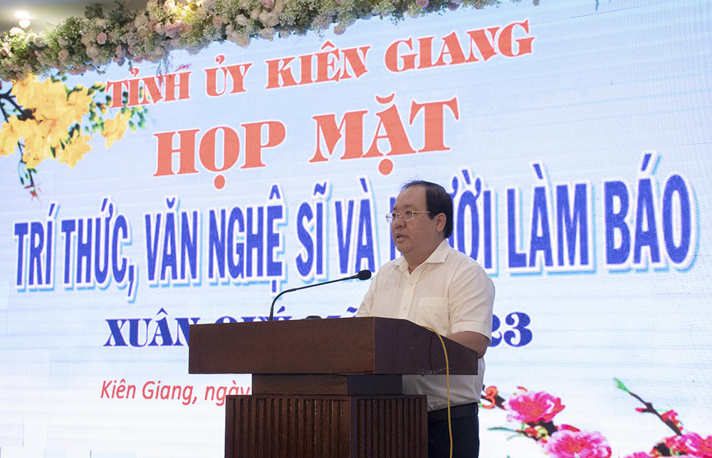 Tỉnh ủy Kiên Giang gặp gỡ trí thức, văn nghệ sĩ và người làm báo 