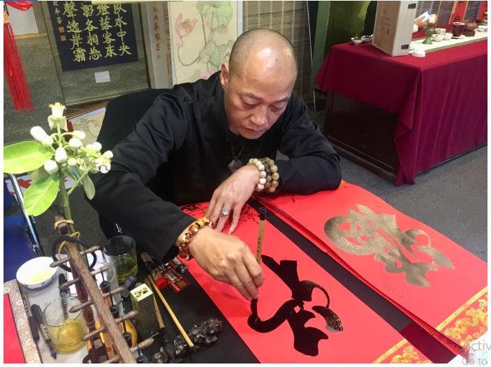 Phố Tết lan tỏa vẻ đẹp truyền thống của dân tộc 