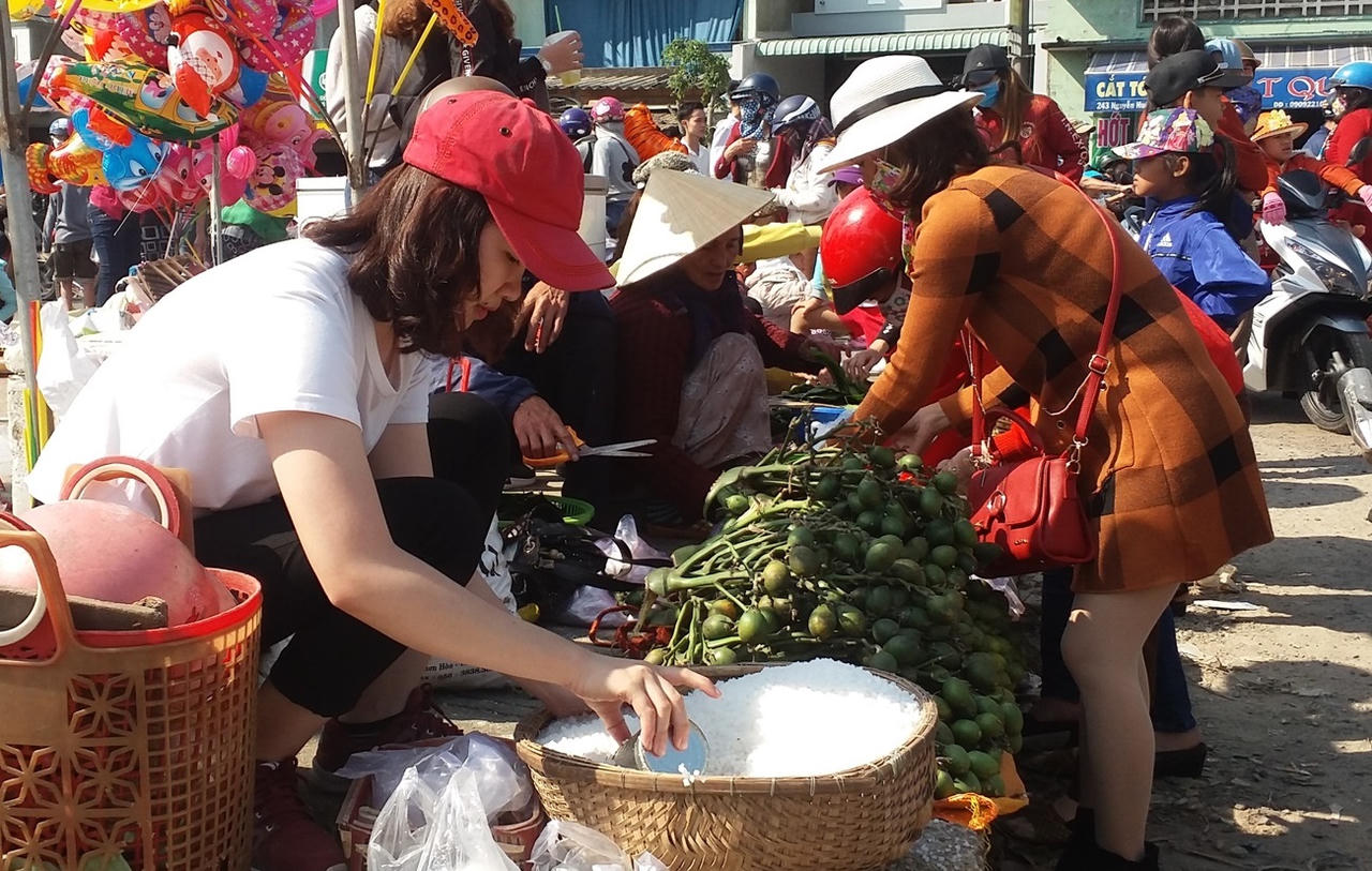 Độc đáo phiên chợ chỉ họp vào mùng một Tết