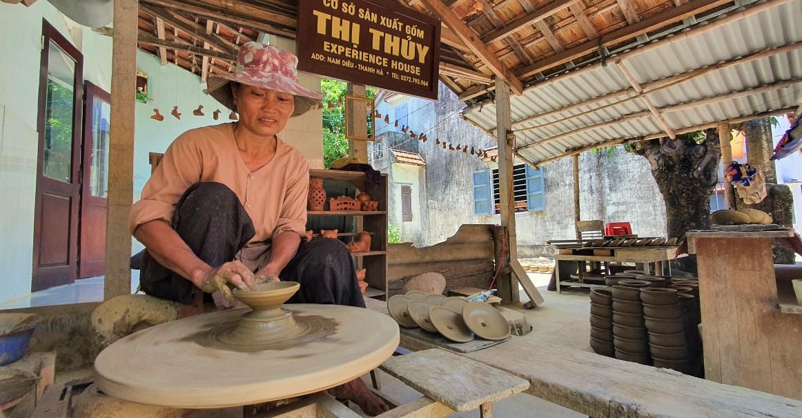 Gốm Thanh Hà lại “đỏ lửa”
