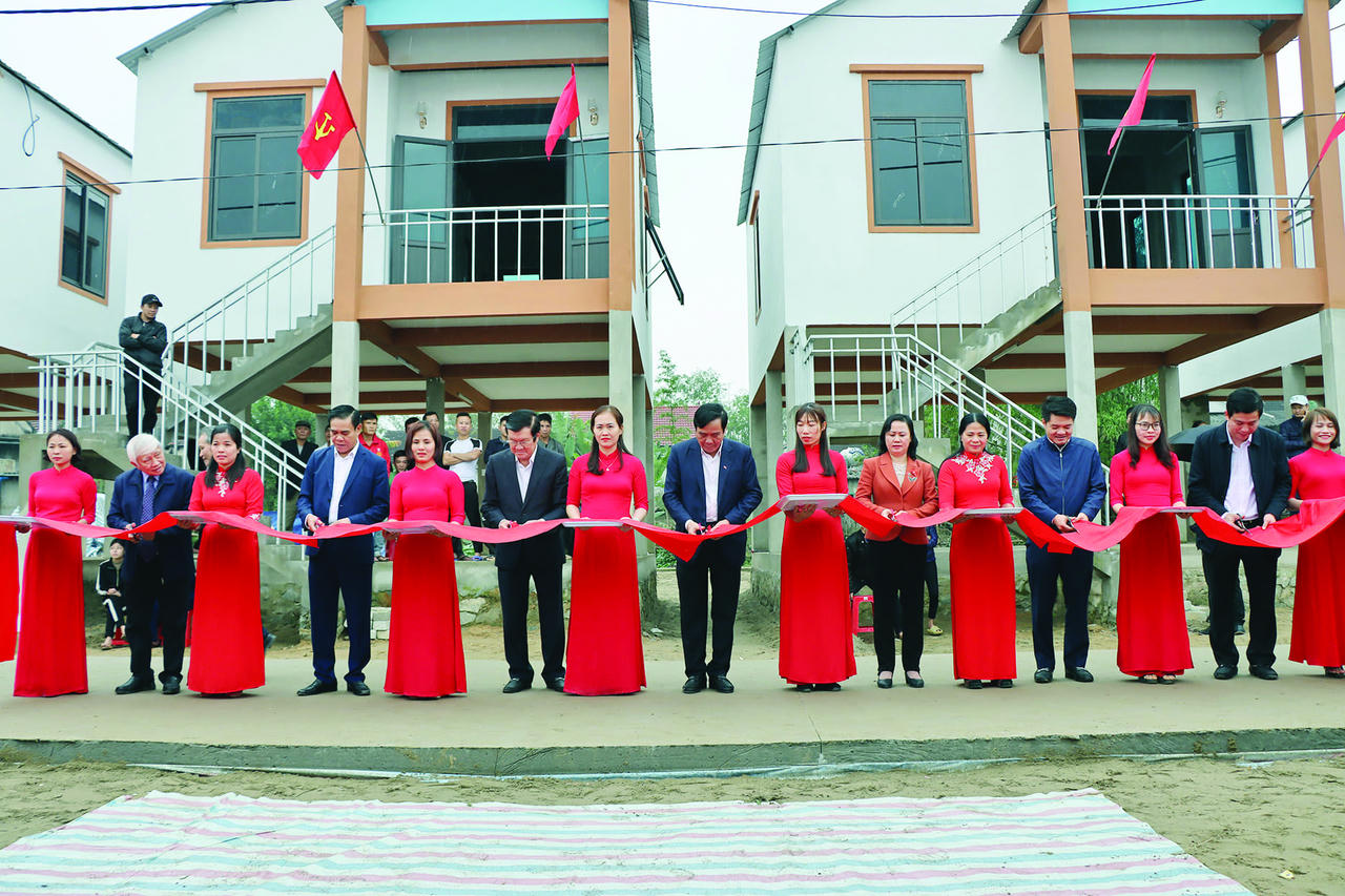 Xóm Vạn Chài rộn ràng đón Tết trong những ngôi nhà tình nghĩa